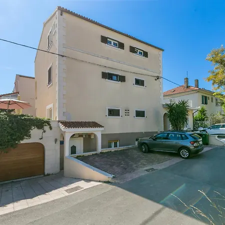With Parking Space - 27909 Apartment Split
