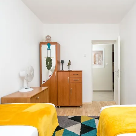 With Parking Space - 27909 Apartment Split