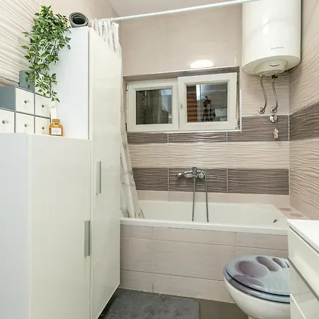 With Parking Space - 27909 Apartment